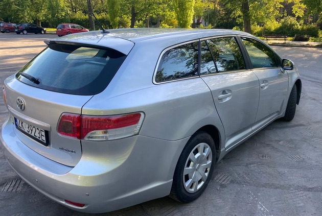 Toyota Avensis cena 27500 przebieg: 210000, rok produkcji 2011 z Koszalin małe 106